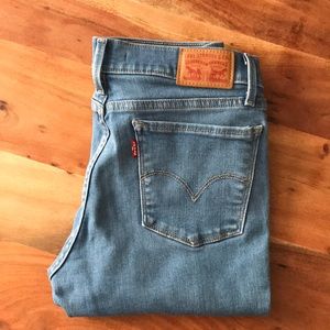 Levi’s 710 Super Skinny
